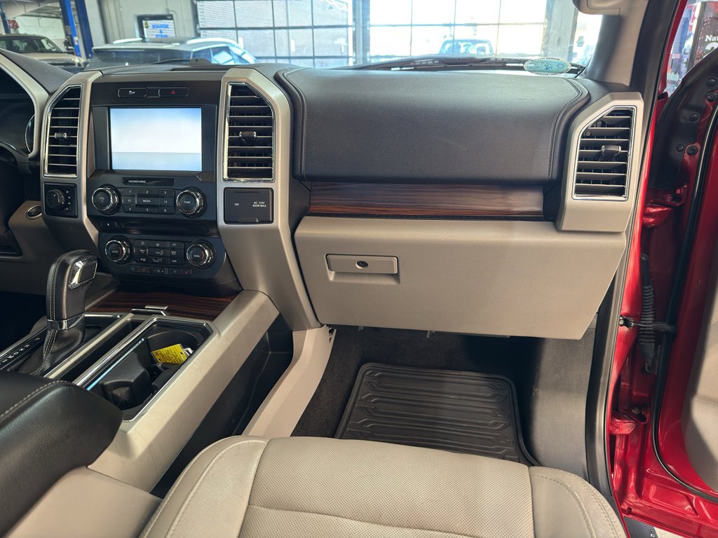 Used 2015 Ford F150 Lariat image 32