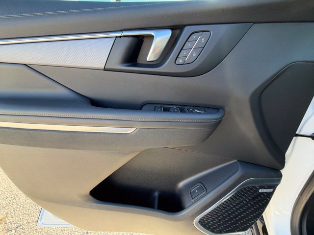 Used 2026 Buick Enclave Sport Touring w/ Power Package AWD/4WD image 11