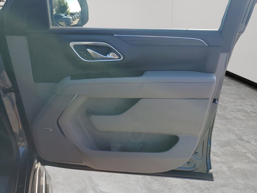 Used 2021 GMC Yukon XL SLT w/ Rear Media and Nav Package image 13