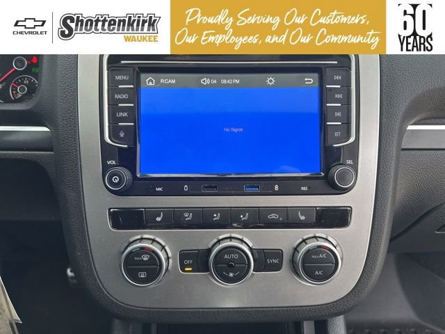 Used 2013 Volkswagen Eos w/ Sport Package image 20