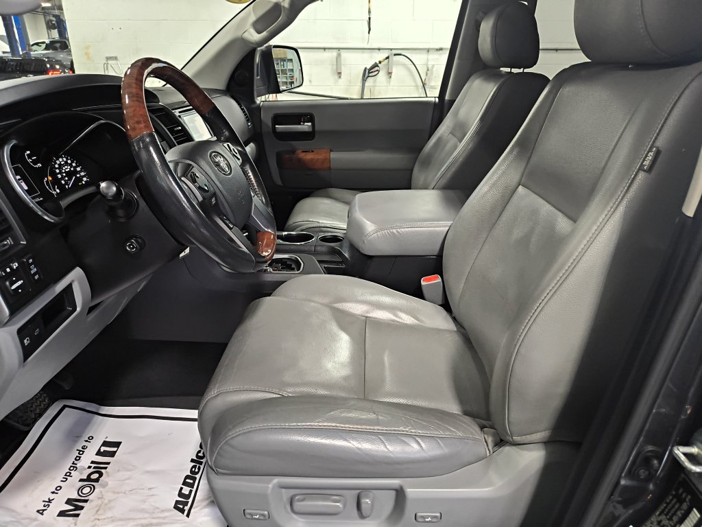 Used 2019 Toyota Sequoia Platinum AWD/4WD image 11