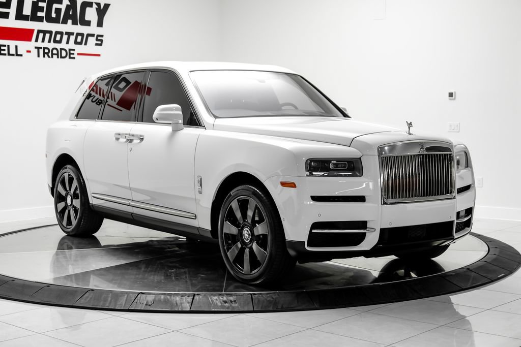 Used 2022 Rolls-Royce Cullinan AWD/4WD image 3