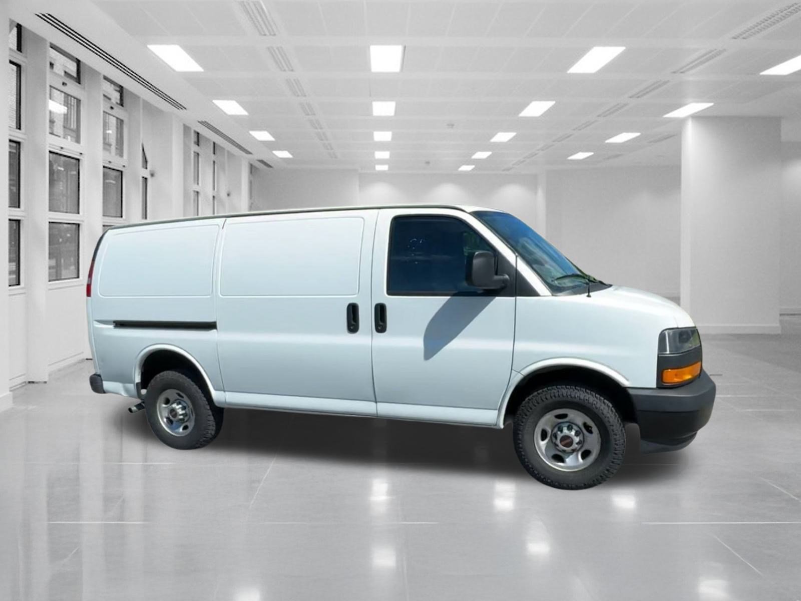 Used 2023 GMC Savana 2500 w/ Driver Convenience Package image 3