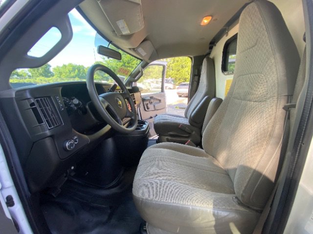 Used 2018 Chevrolet Express 2500 image 20