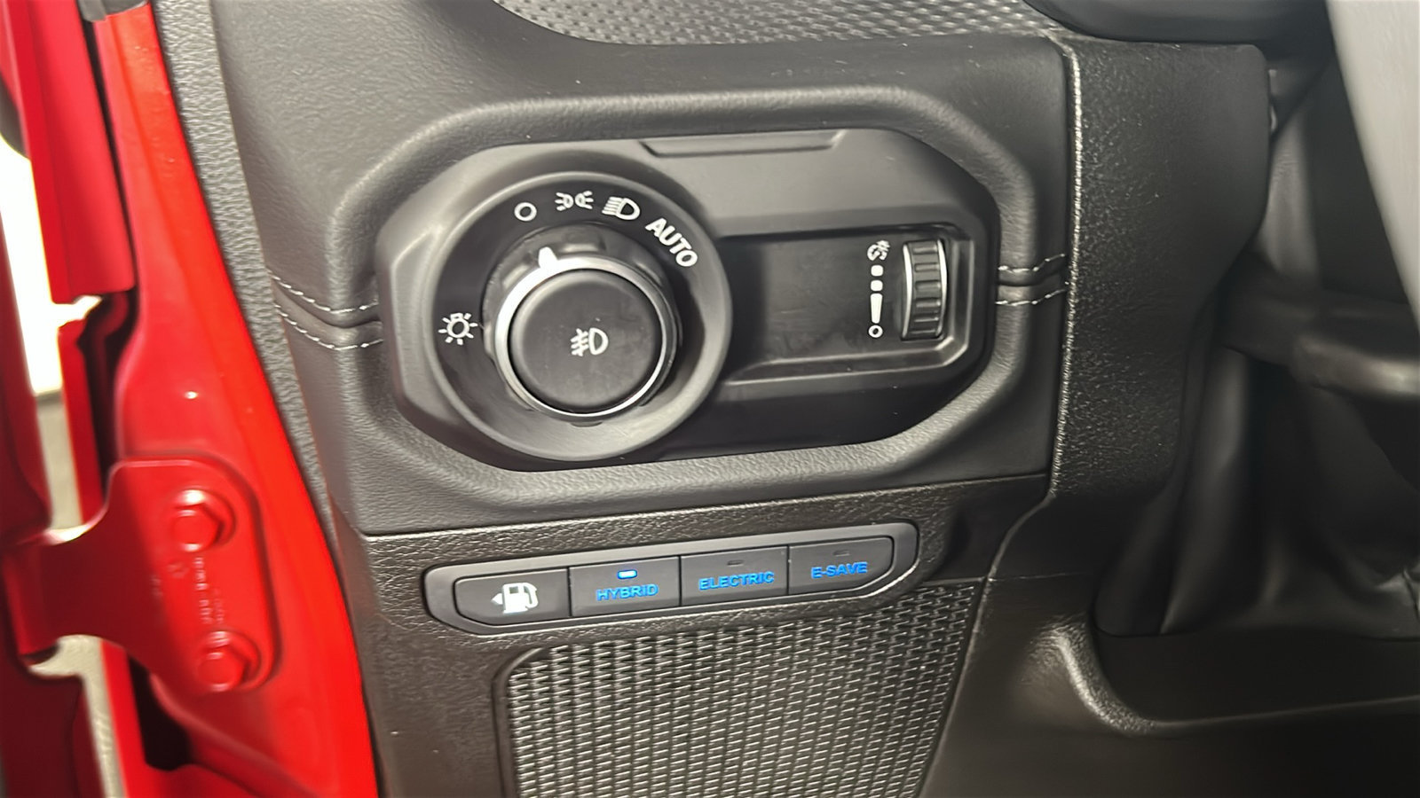 Used 2024 Jeep Wrangler Unlimited Rubicon 4xe AWD/4WD image 23