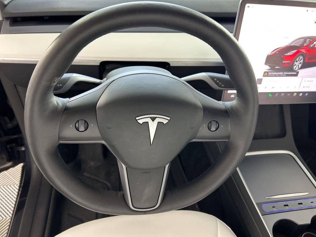 Used 2024 Tesla Model Y Long Range image 17