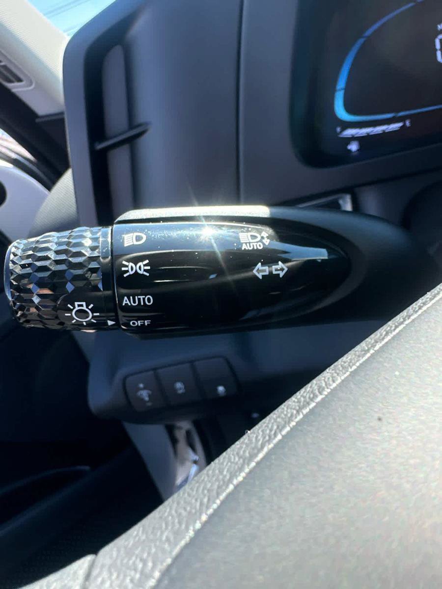 New 2026 Hyundai Elantra SE FWD image 12