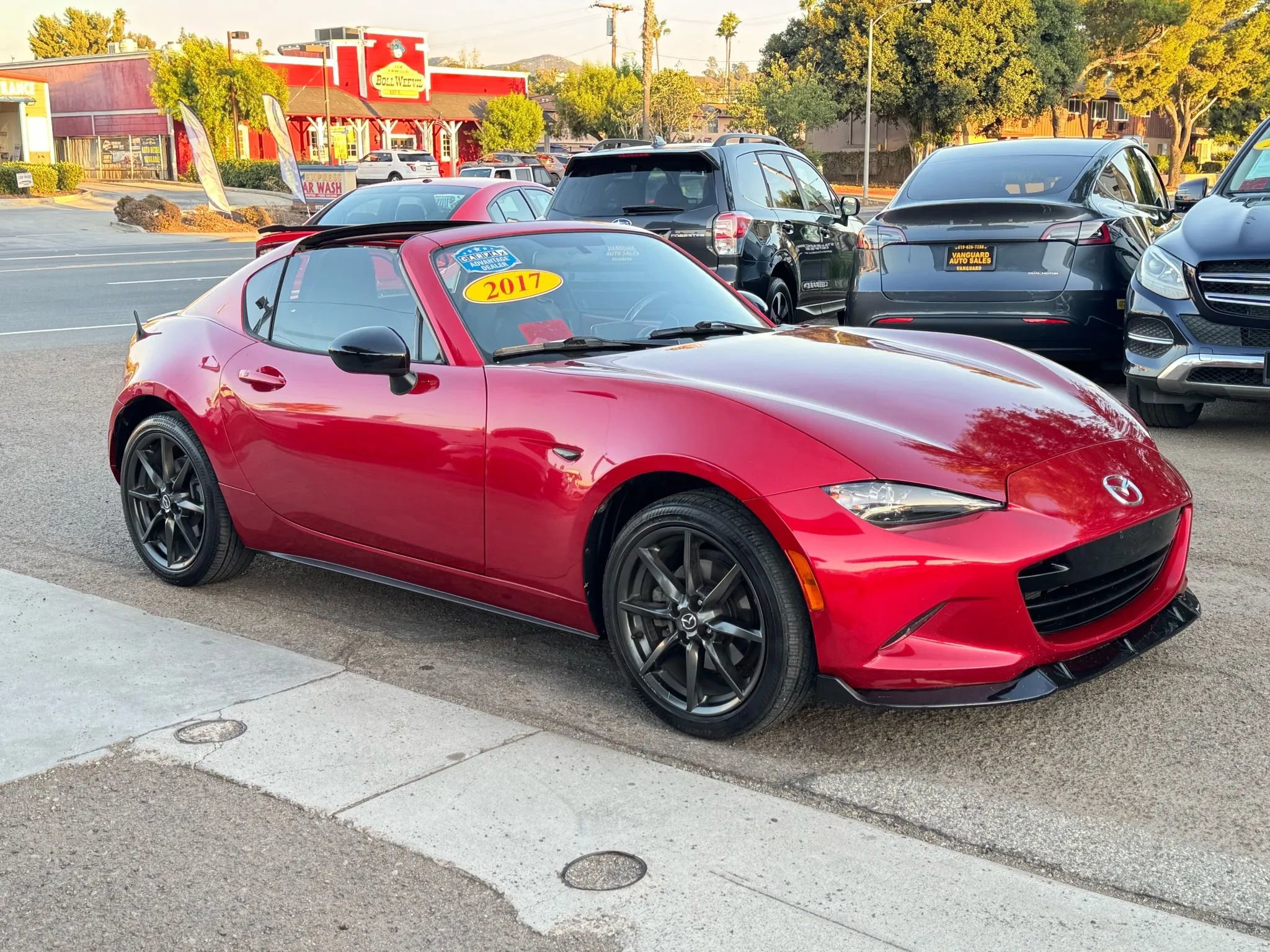 Used 2017 MAZDA MX-5 Miata RF Club image 2