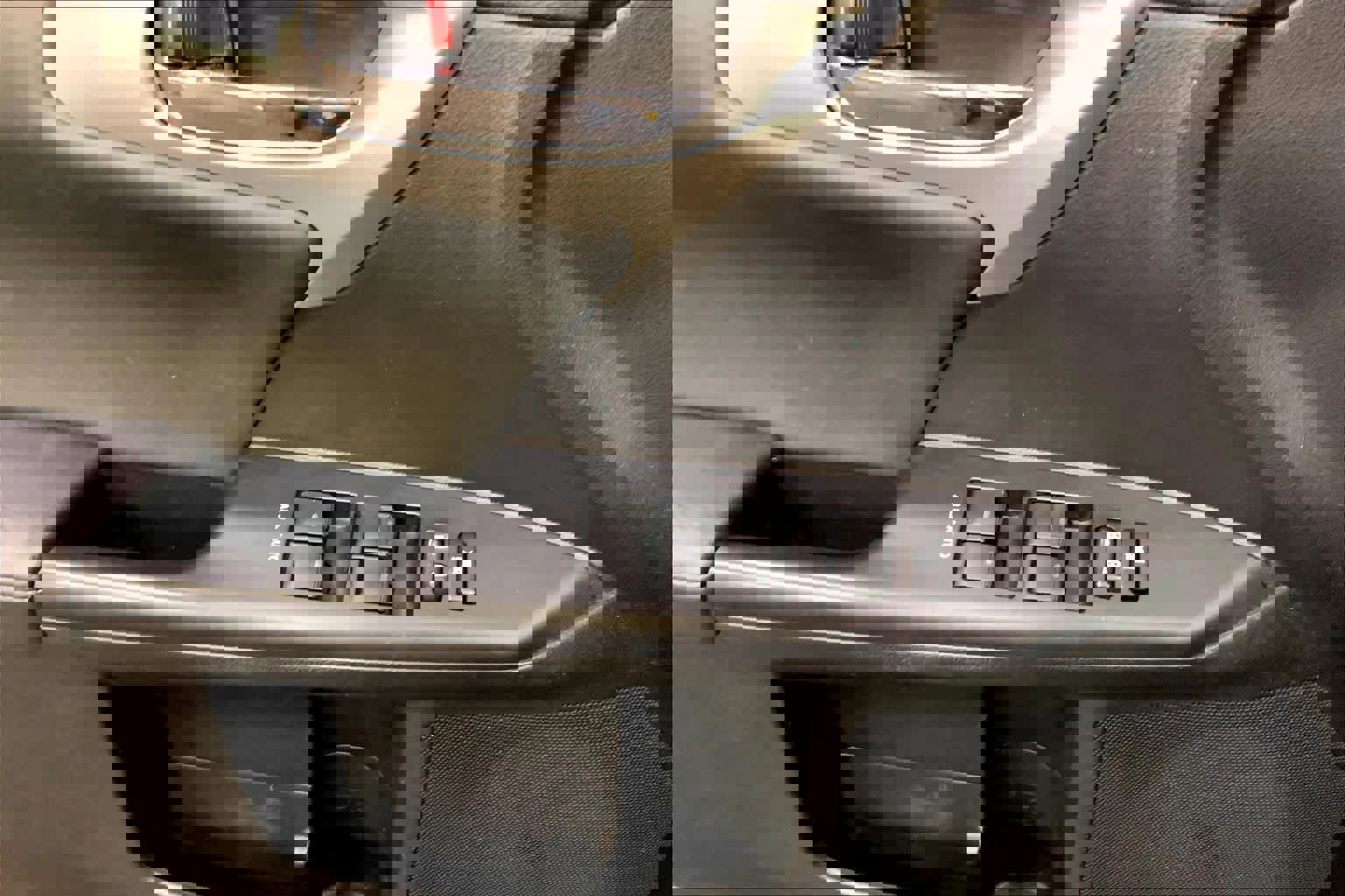 Used 2011 Lexus CT 200h Premium image 32