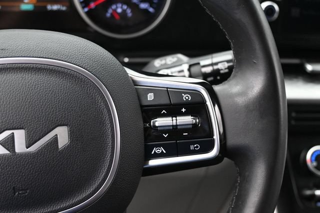 Used 2024 Kia Carnival LX FWD image 22