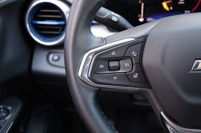 Used 2025 Chevrolet Trax LT w/ LT Convenience Package FWD image 11
