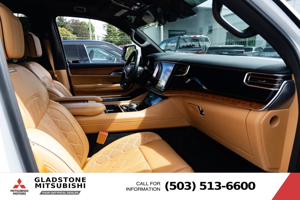 Used 2022 Jeep Grand Wagoneer Series III w/ Rear Seat Video Group 1 AWD/4WD image 30