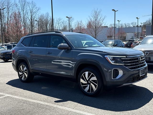 Certified 2025 Volkswagen Atlas SE image 2