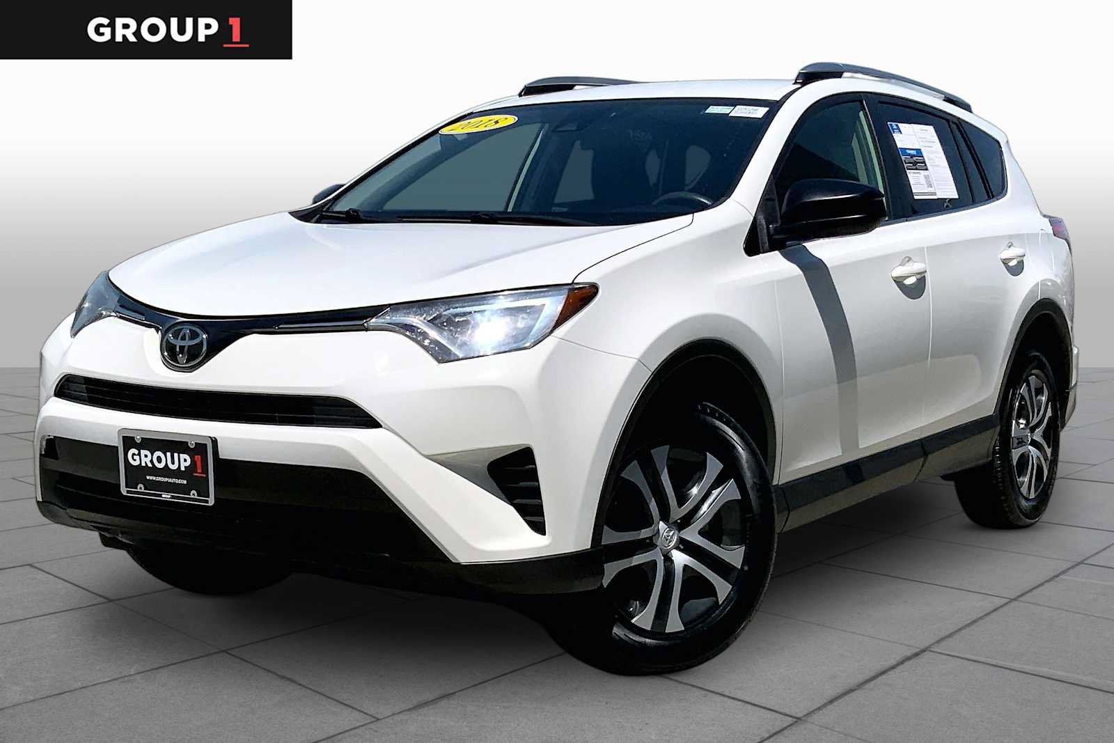 Used 2018 Toyota RAV4 LE AWD/4WD image 1