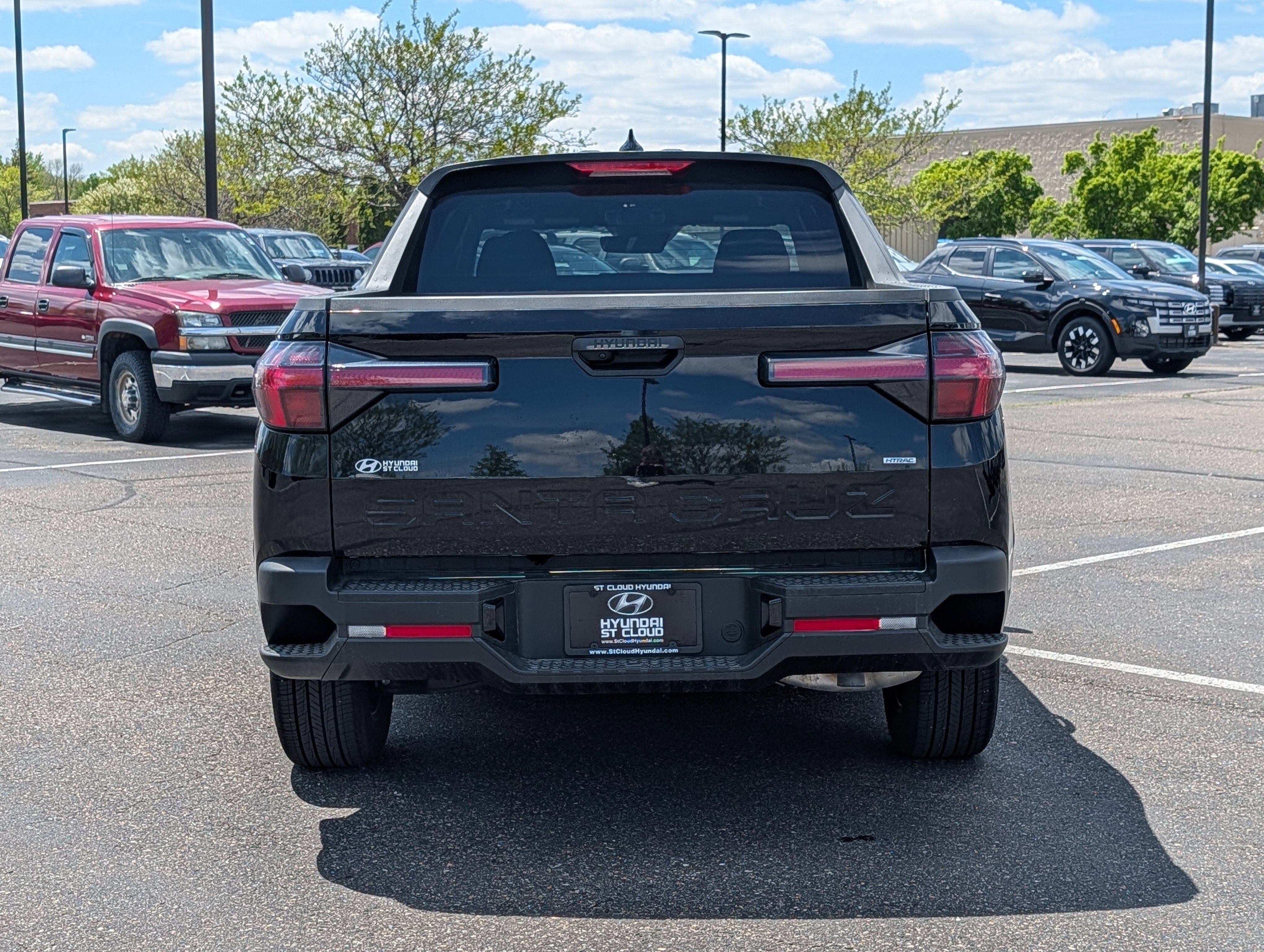 Used 2025 Hyundai Santa Cruz SE AWD/4WD image 4