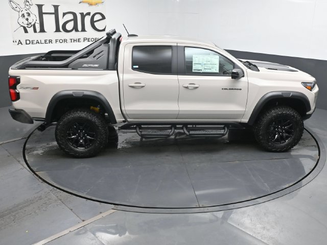 New 2026 Chevrolet Colorado ZR2 w/ Midnight Edition AWD/4WD image 17