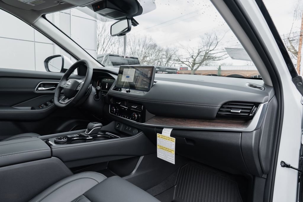 New 2026 Nissan Rogue Platinum image 28