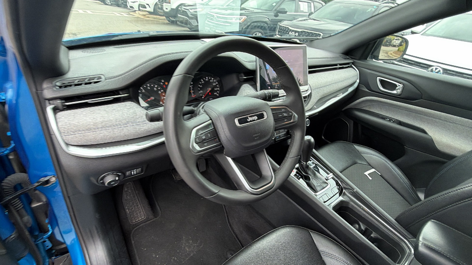 Used 2024 Jeep Compass Latitude AWD/4WD image 24