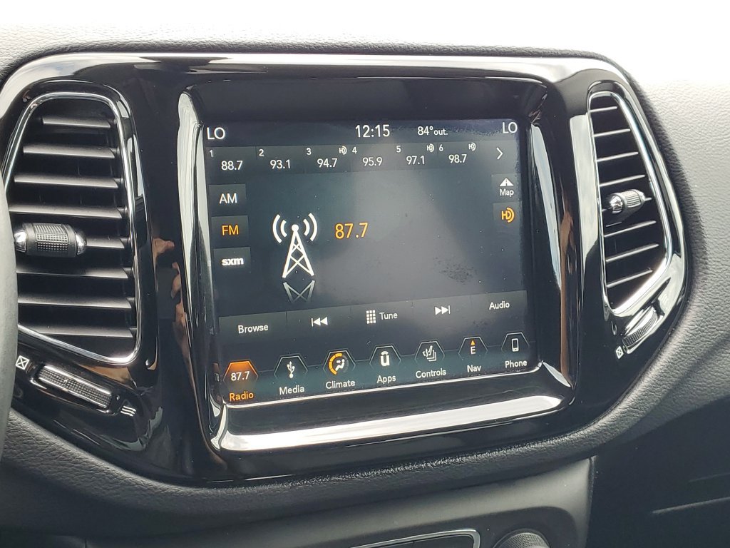 Used 2018 Jeep Compass Limited w/ Navigation Group AWD/4WD image 23