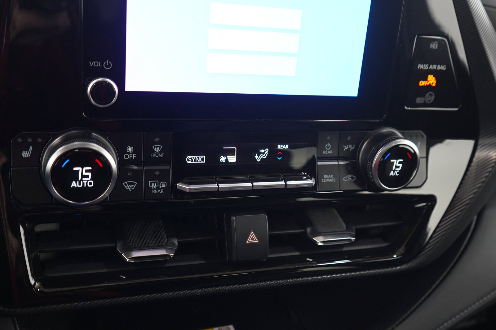 Used 2025 Toyota Highlander XSE AWD/4WD image 25