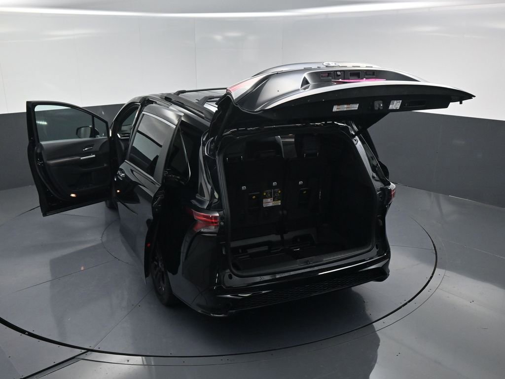 Used 2023 Toyota Sienna XSE image 24