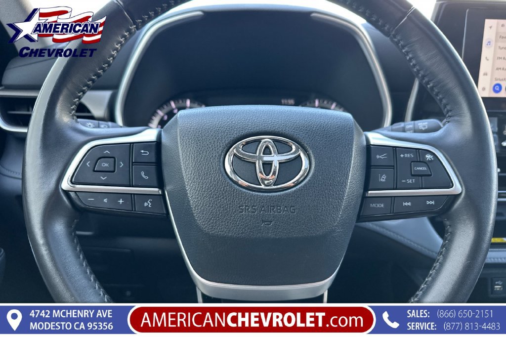 Used 2023 Toyota Highlander XLE AWD/4WD image 32