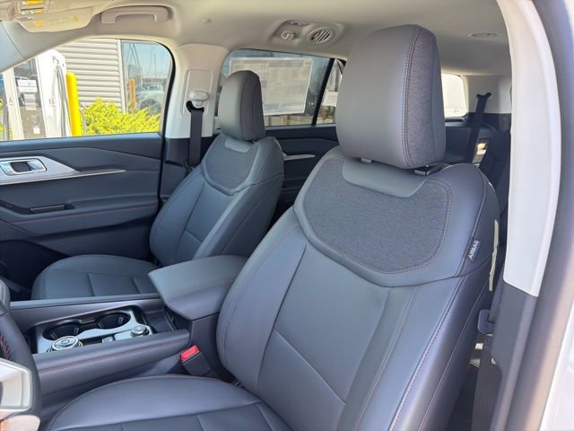 New 2026 Ford Explorer Active AWD/4WD image 14