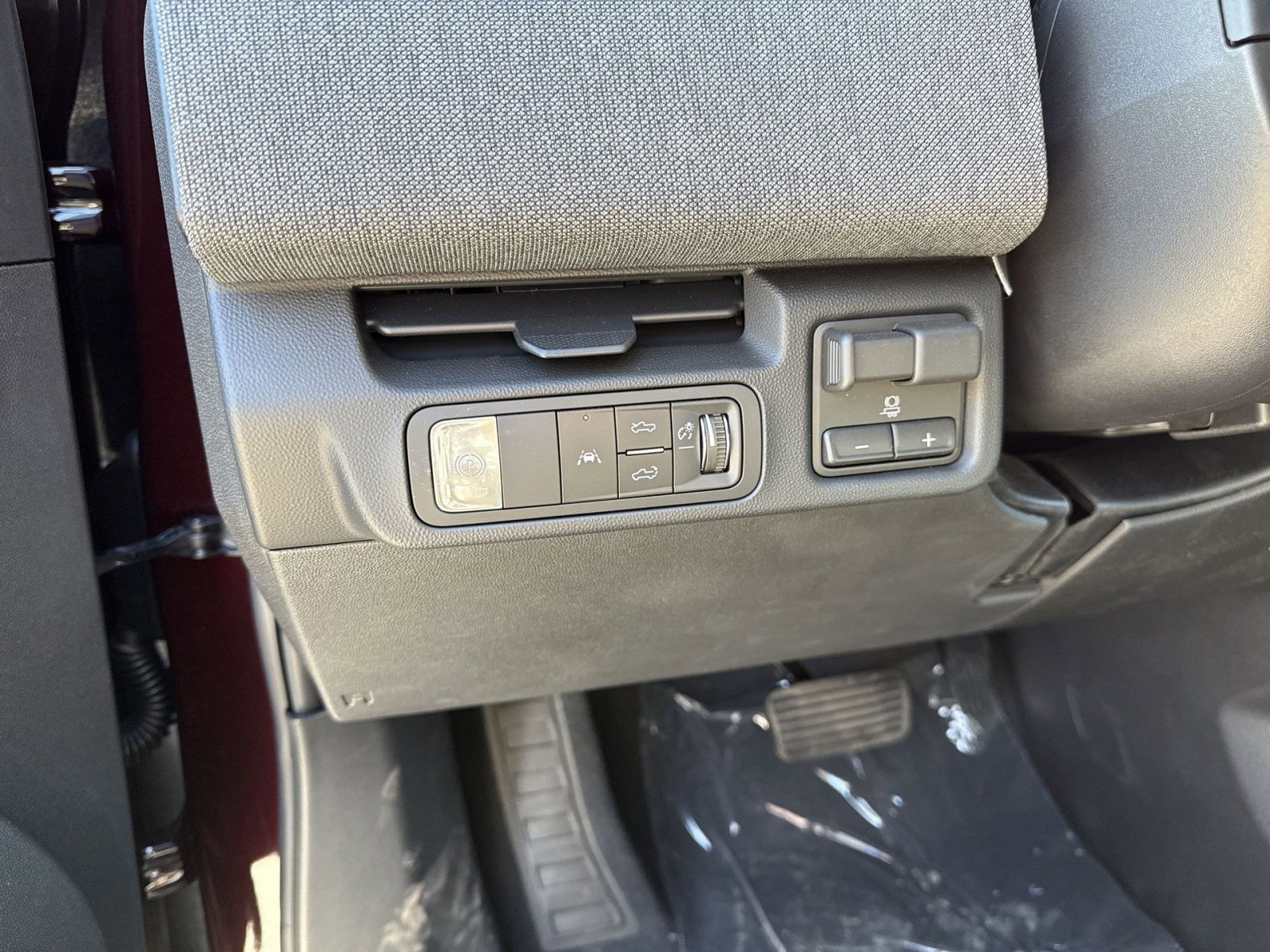 New 2026 GMC Sierra EV Elevation w/ LPO, Elevation Dark Package image 18