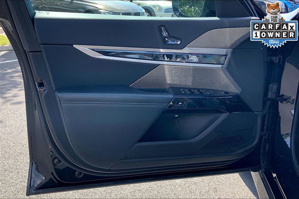 Used 2023 BMW 740i image 21