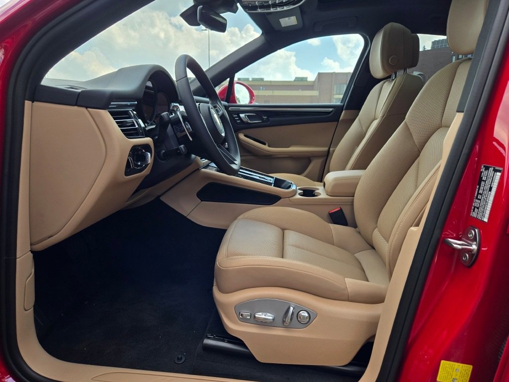 New 2026 Porsche Macan image 19