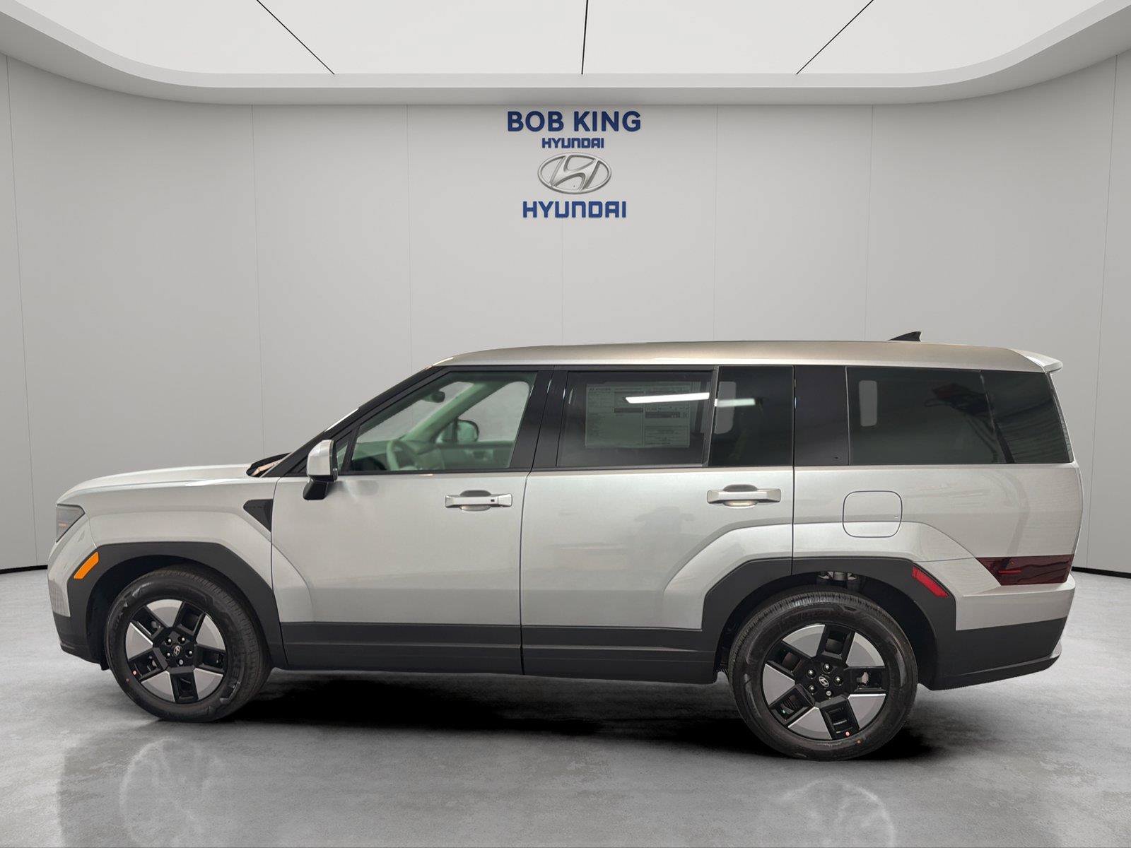 New 2026 Hyundai Santa Fe SE FWD image 2