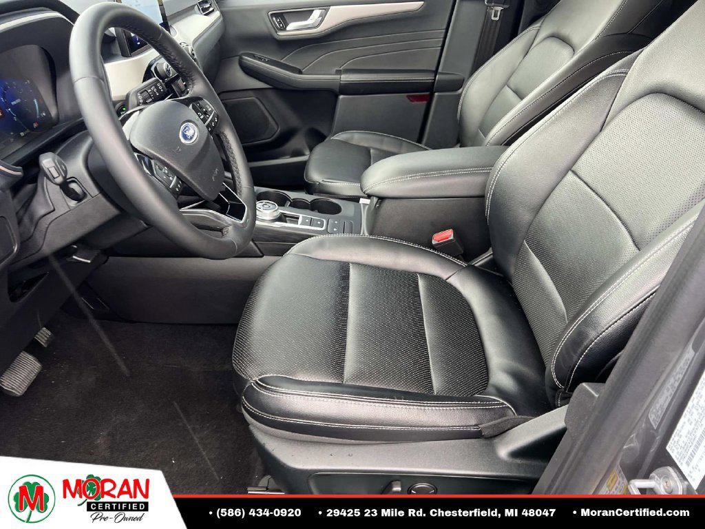 Used 2022 Ford Escape SEL w/ Technology Package AWD/4WD image 16