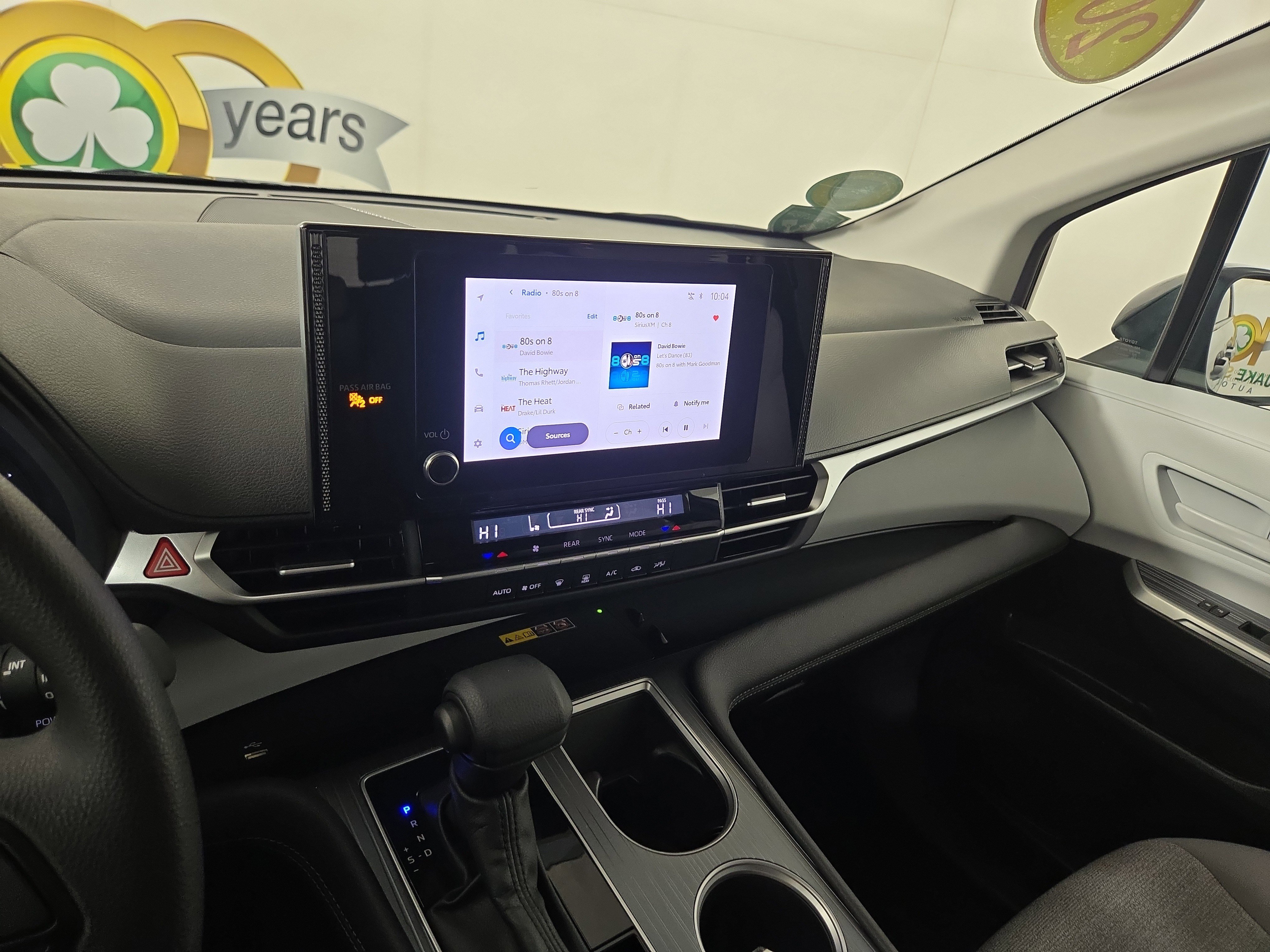 Used 2025 Toyota Sienna LE image 22