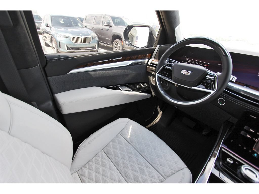 New 2026 Cadillac Escalade ESV Platinum Sport w/ LPO, ONYX Package AWD/4WD image 8