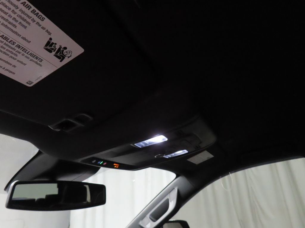 Used 2024 GMC Yukon SLT w/ SLT Luxury Package image 29