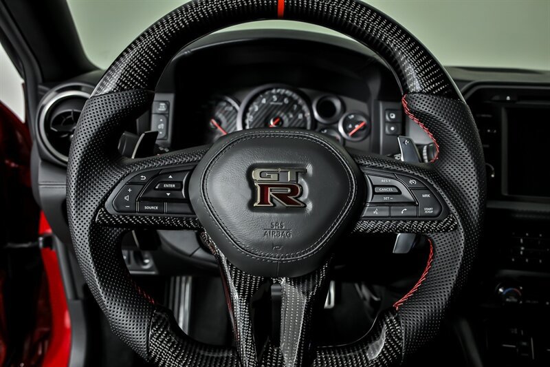 Used 2018 Nissan GT-R Premium AWD/4WD image 30