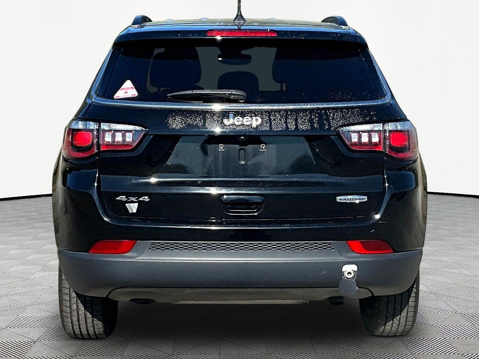 Used 2024 Jeep Compass Latitude AWD/4WD image 13