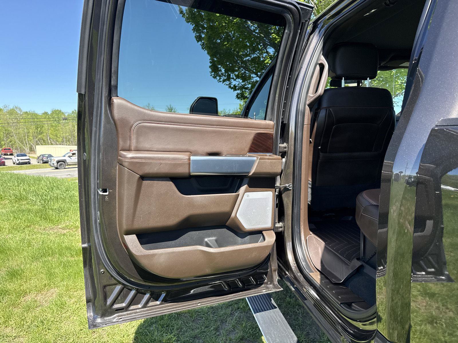 Used 2025 Ford F250 King Ranch w/ Chrome Package AWD/4WD image 16