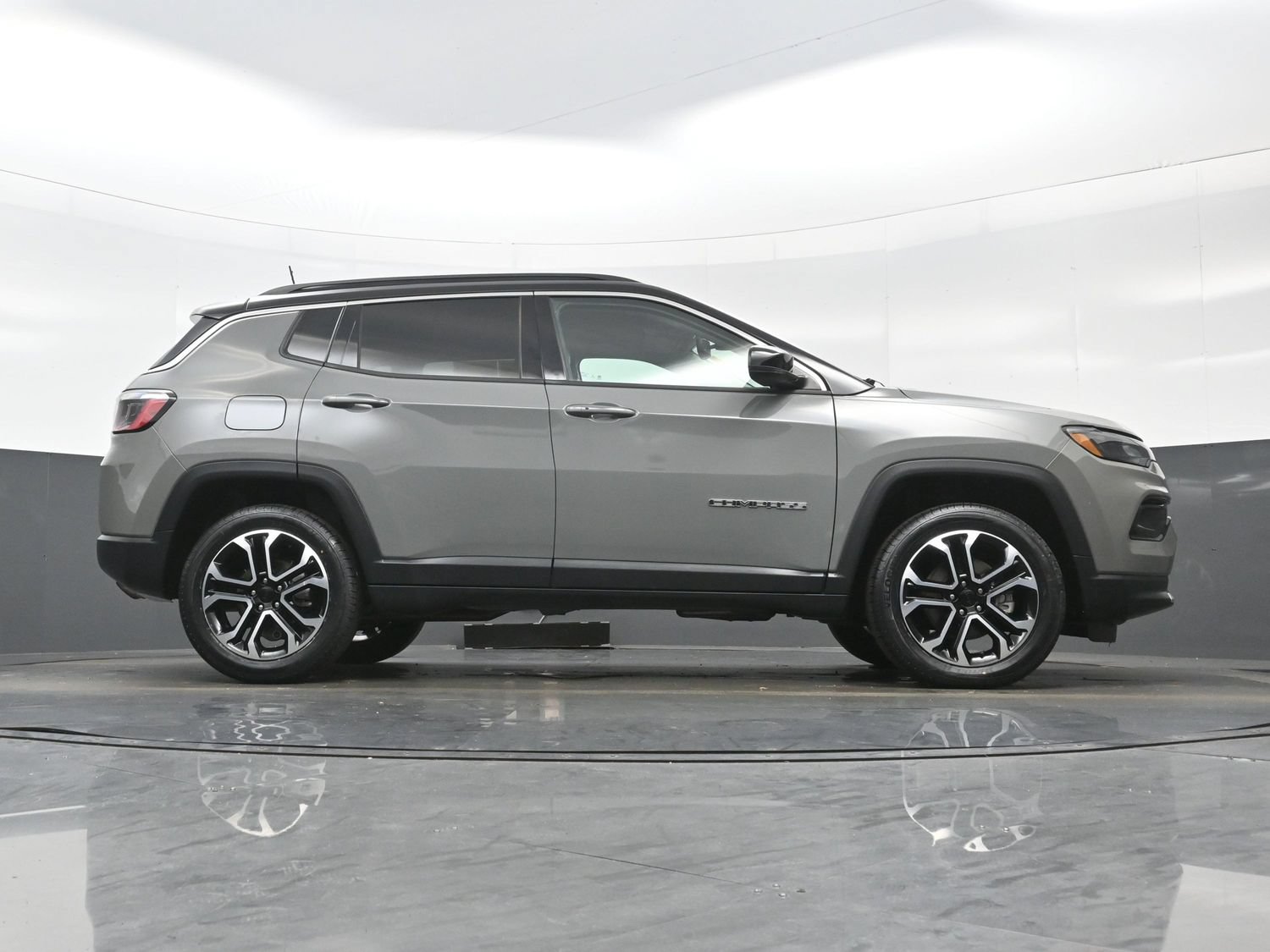 Used 2022 Jeep Compass Limited AWD/4WD image 34