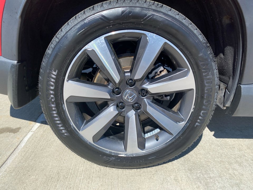 Certified 2025 Honda Pilot Touring image 27