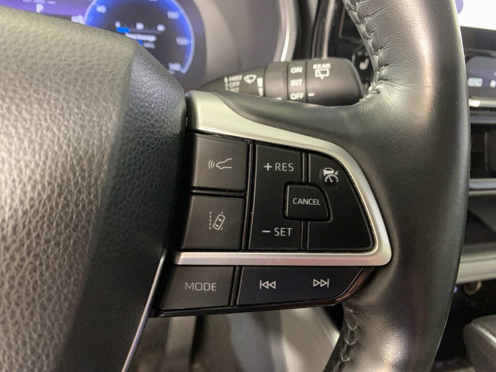 Used 2023 Toyota Highlander Limited AWD/4WD image 24