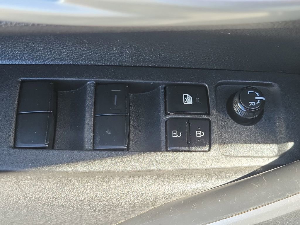 Used 2023 Toyota Corolla SE w/ SE Premium Package image 20