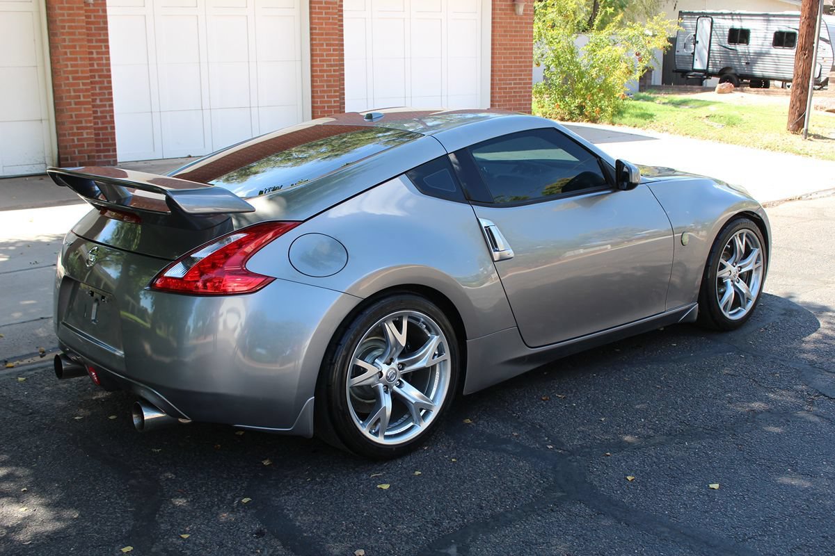 Used 2010 Nissan 370Z Touring w/ Sport Pkg RWD image 35