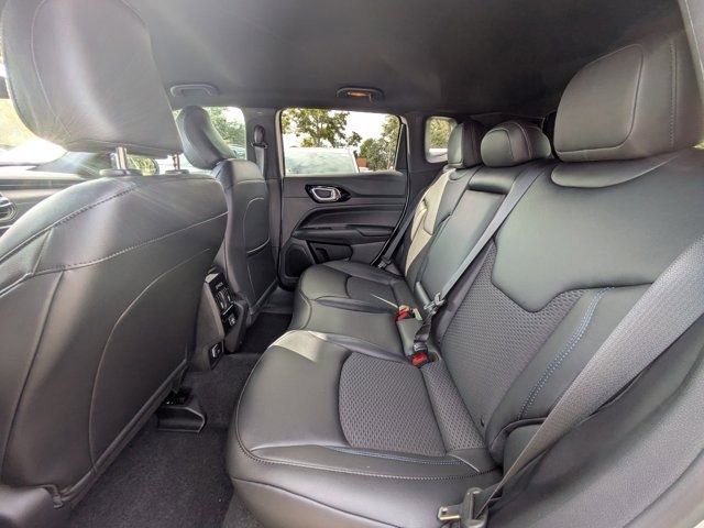 New 2026 Jeep Compass Latitude image 12