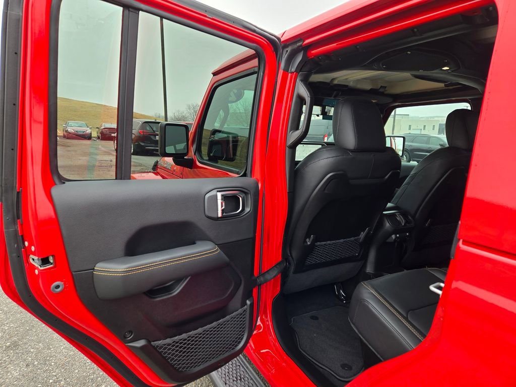Used 2025 Jeep Gladiator High Tide image 28