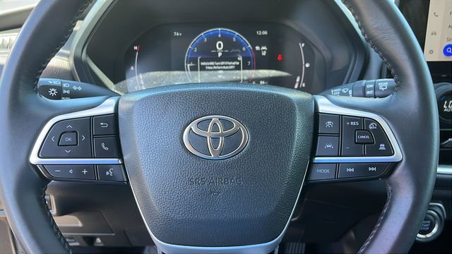 Certified 2025 Toyota Grand Highlander AWD image 11