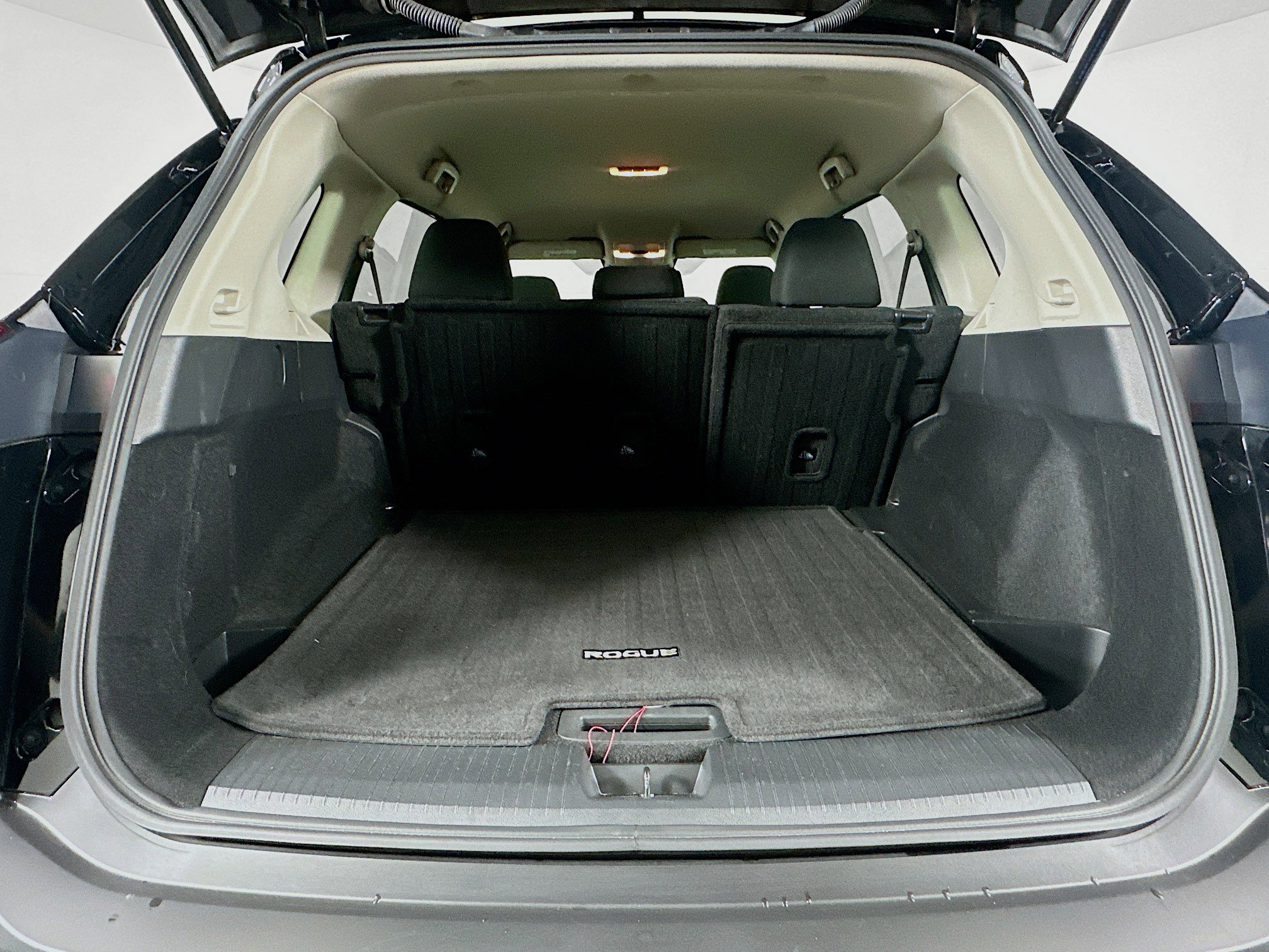 Used 2023 Nissan Rogue S AWD/4WD image 27