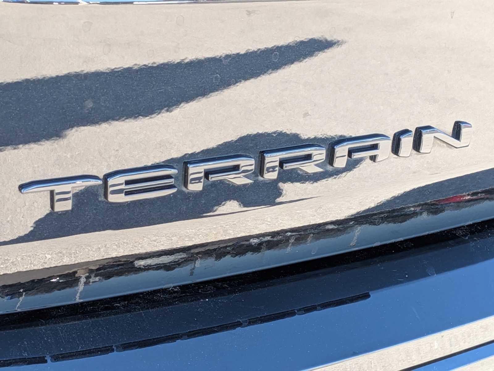 Used 2024 GMC Terrain SLT w/ Infotainment Package II image 11