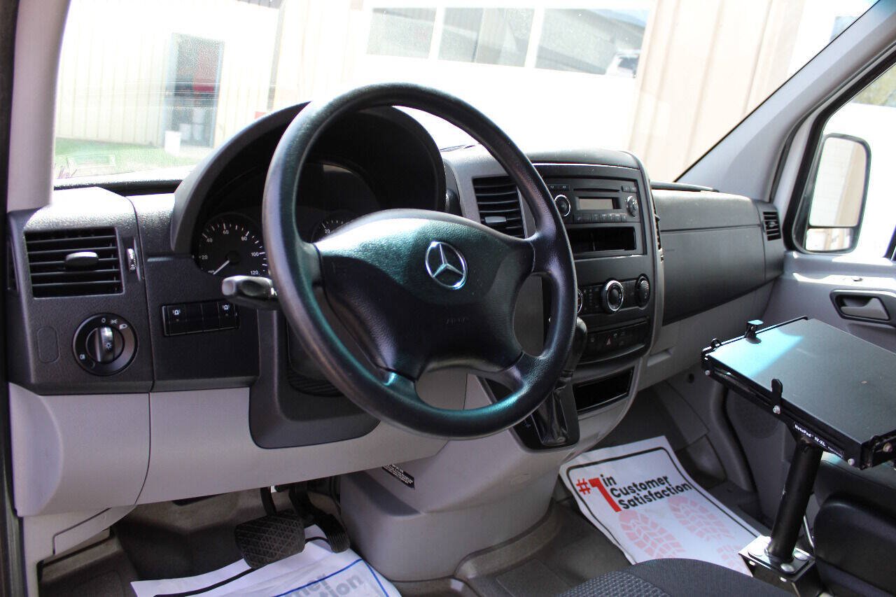 Used 2012 Mercedes-Benz Sprinter 2500 image 11