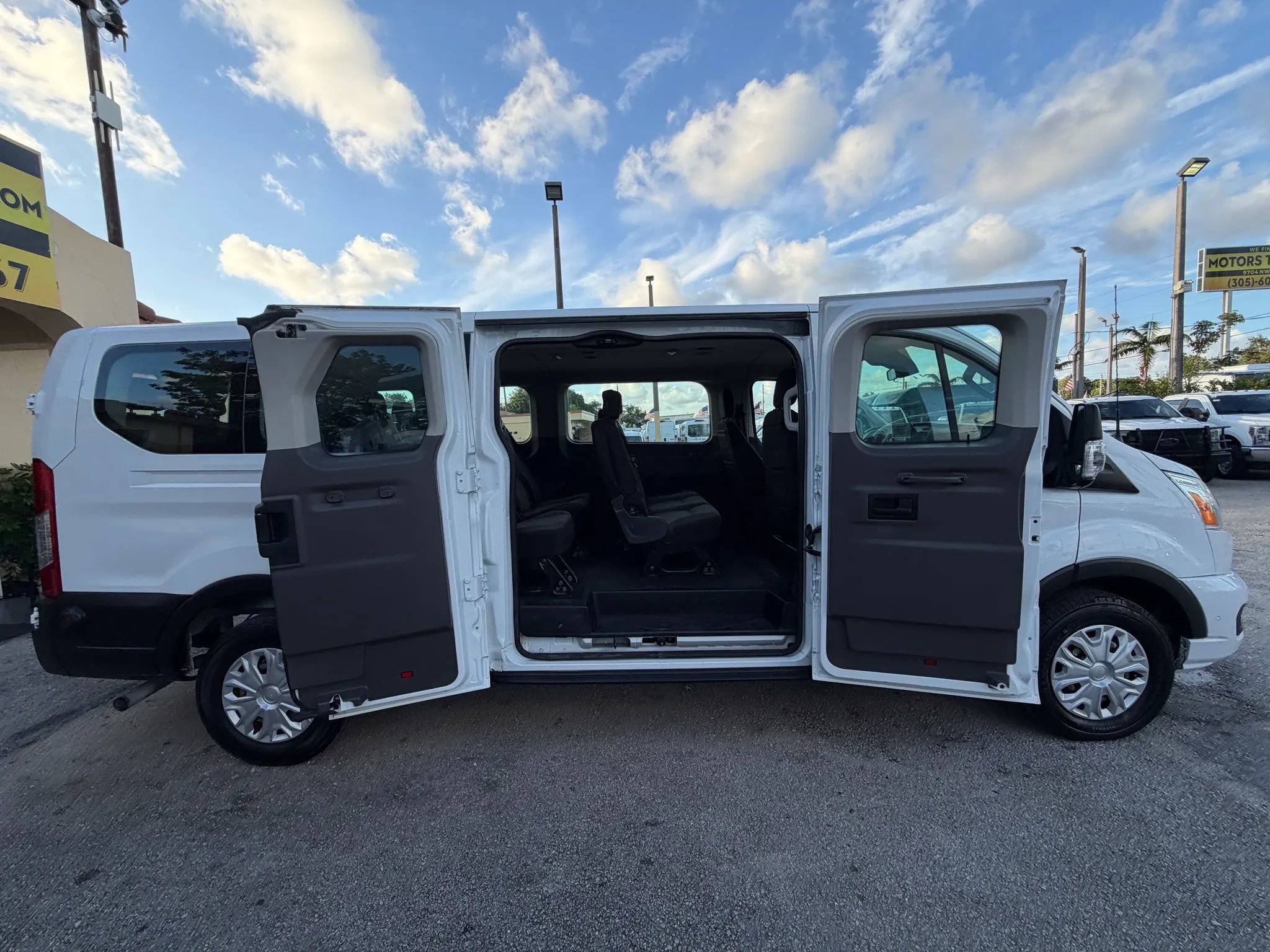 Used 2020 Ford Transit 350 XLT RWD image 10